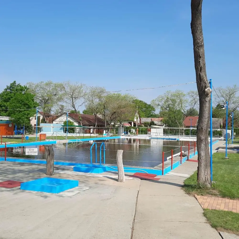 Tiszaföldvári Városi Strandfürdő és Kemping