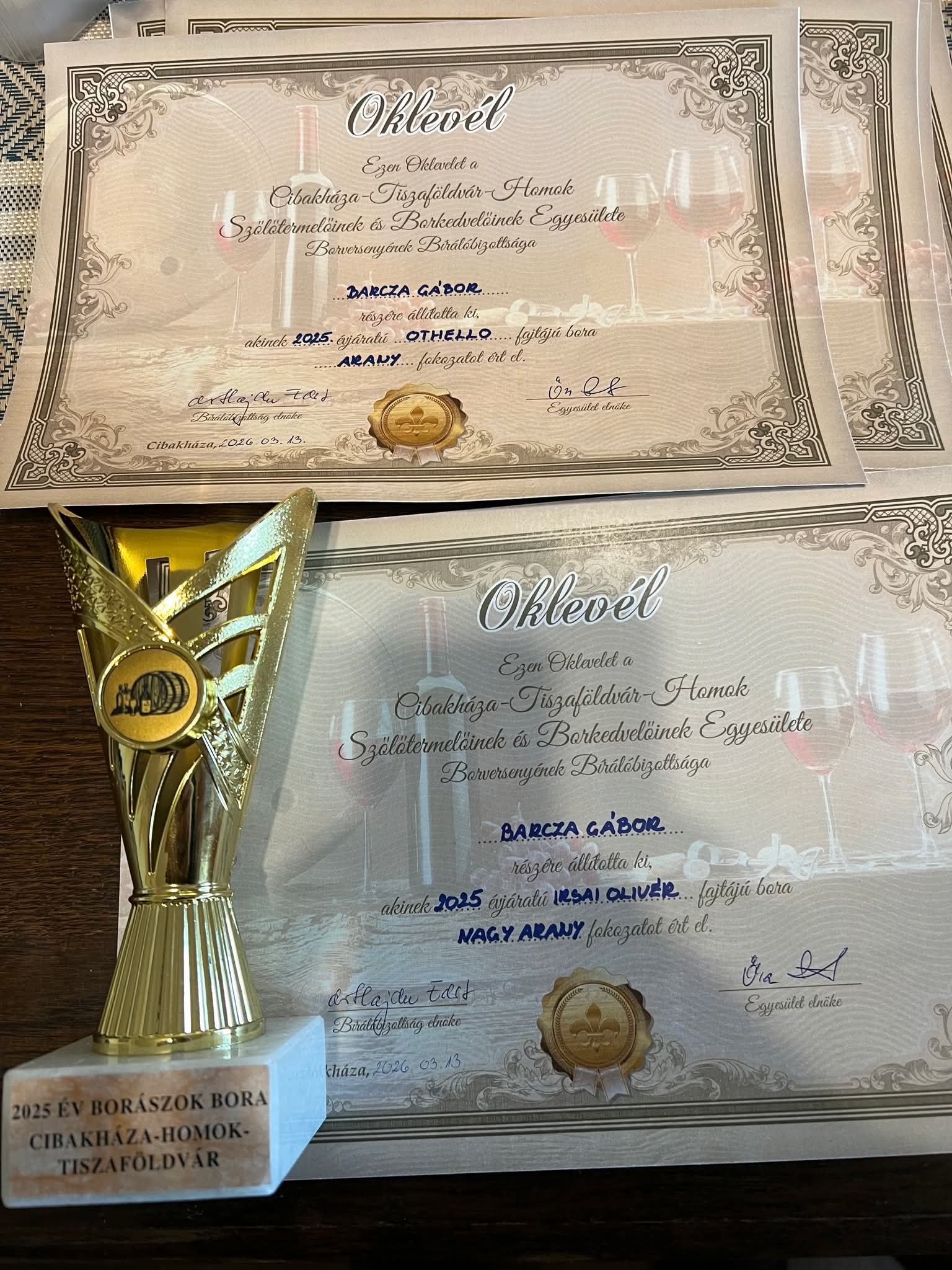 Aranyat érő cseppek: Történelmi sikert aratott a tiszaföldvári Irsai Olivér